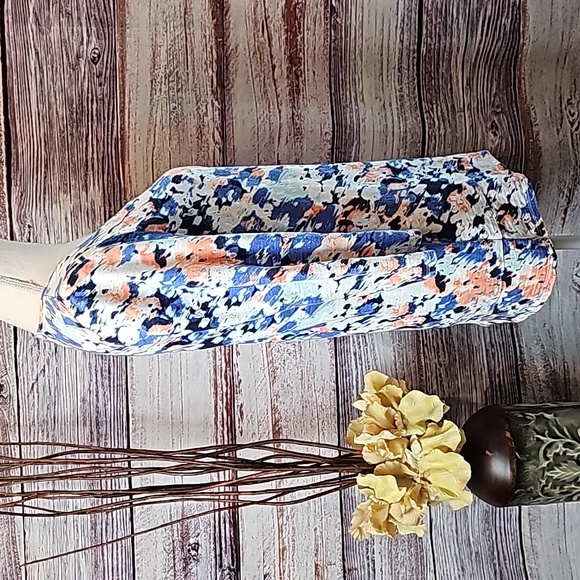 CHICO'S ABSTRACT COTTON-BLEND CROSSOVER SLUB TEE - Picture 7 of 10